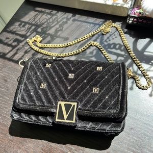 Black & White Victoria's Secret Crossbody Purse Bundle!